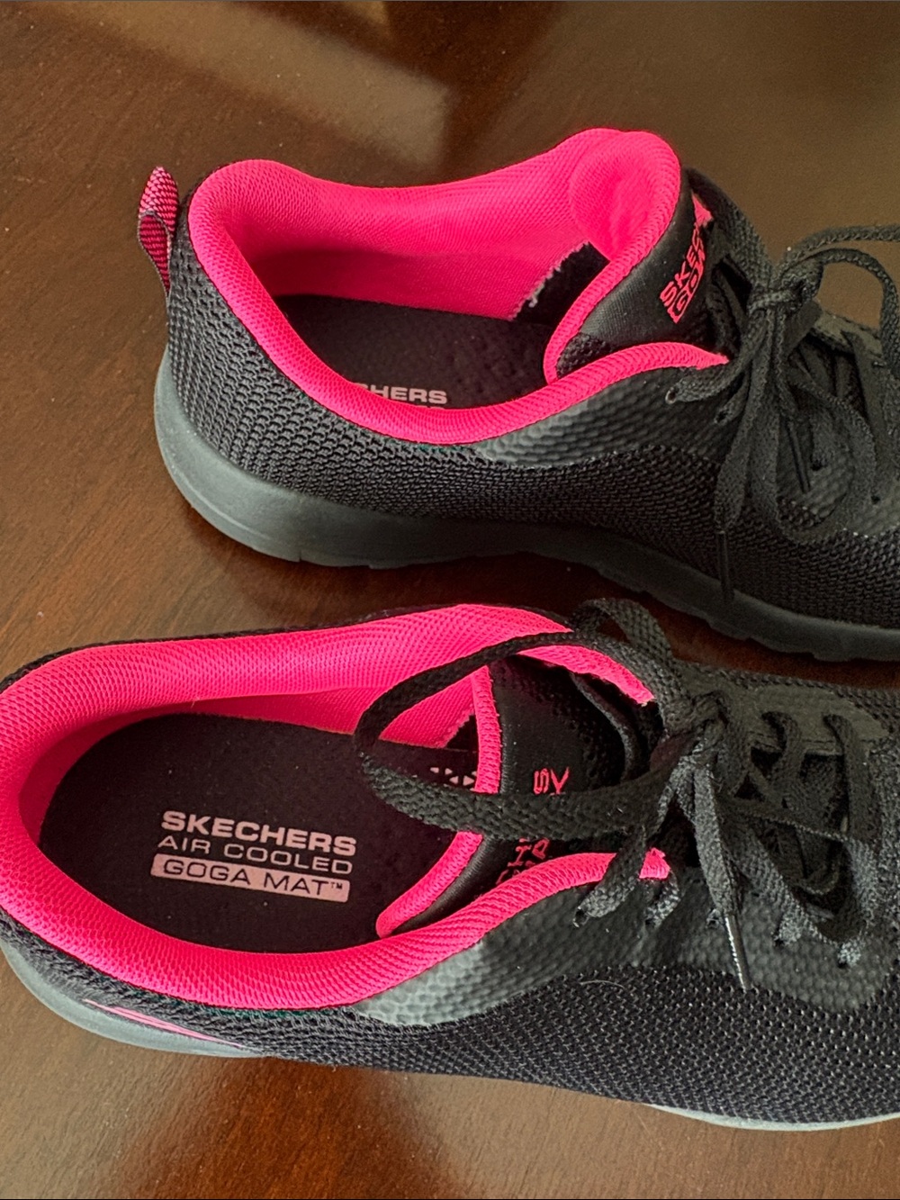Skechers Black Athletic Sneakers with Hot Pink Lining - Picture 3 of 8